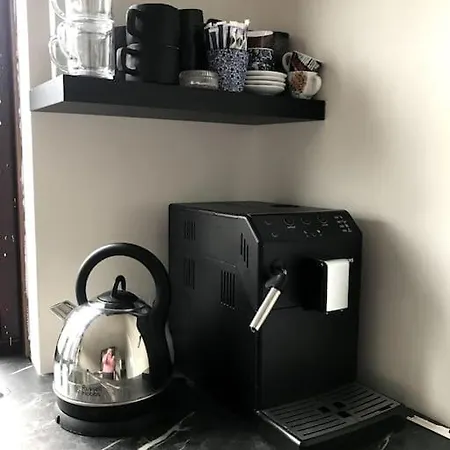 Near Amsterdam And Airport, 90m2, Privacy! Апартаменты *