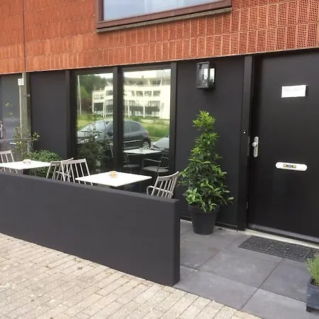 Near Amsterdam And Airport, 90m2, Privacy! Apartamento *