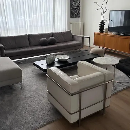Near Amsterdam And Airport, 90m2, Privacy! Apartamento *