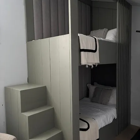아파트 Near Amsterdam And Airport, 90m2, Privacy!