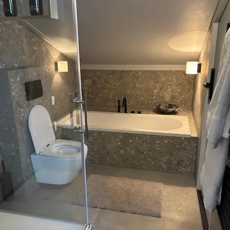 Apartment Near Amsterdam And Airport, 90m2, Privacy!