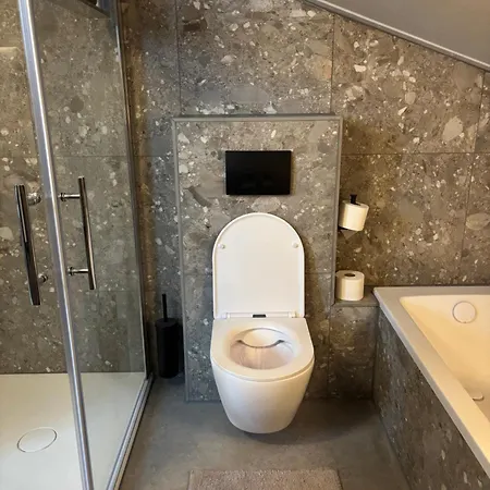 Apartment Near Amsterdam And Airport, 90m2, Privacy! Hoofddorp
