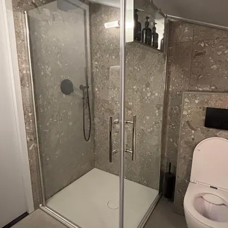 Near Amsterdam And Airport, 90m2, Privacy! Apartamento Hoofddorp